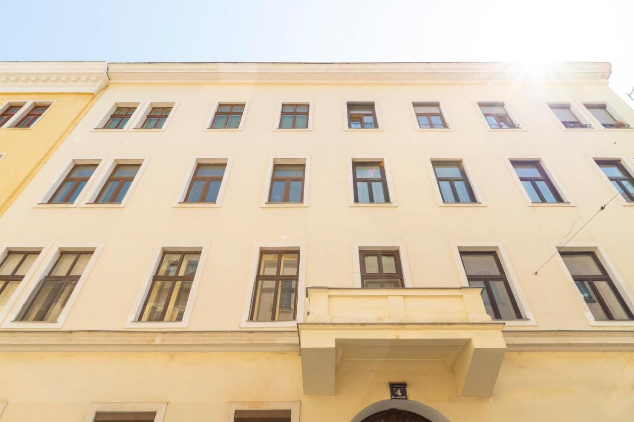 Die fromme Hermine by ichbucheAT Wien Exterior foto