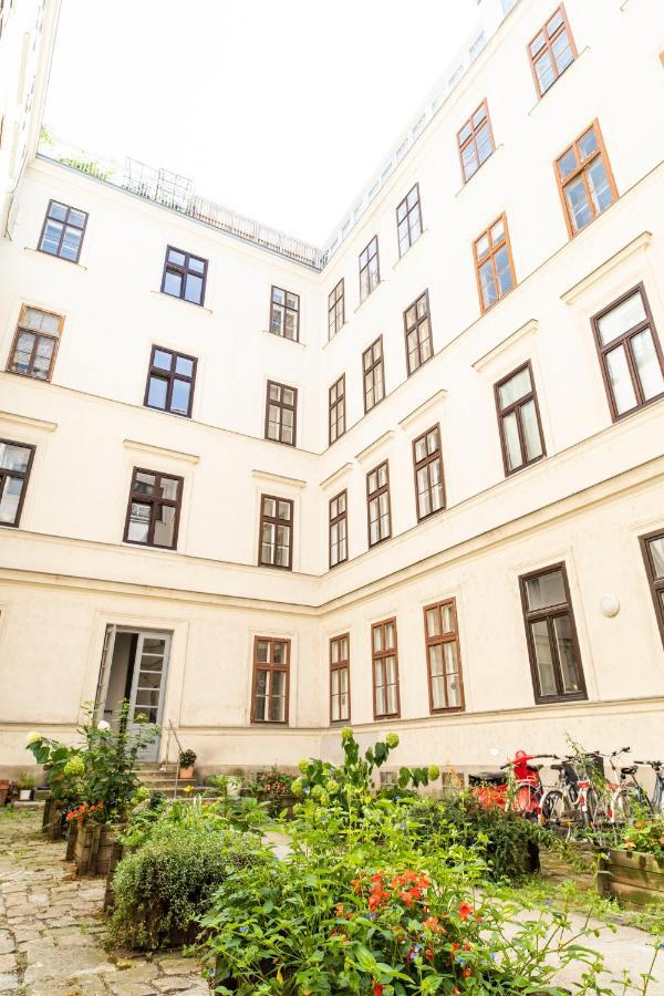 Die fromme Hermine by ichbucheAT Wien Exterior foto